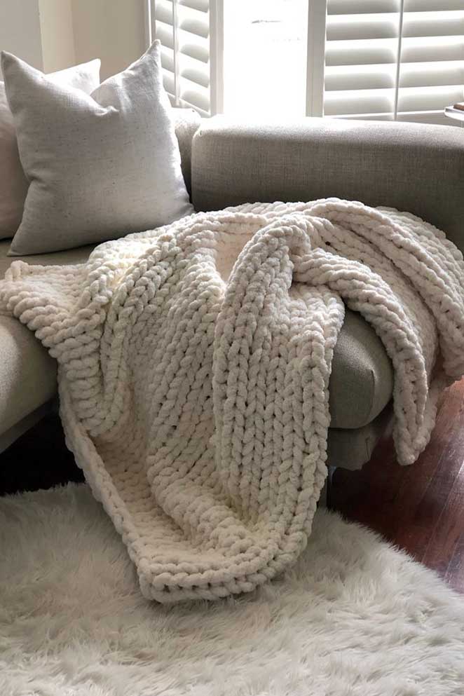 47 Dream Apartment Decor Ideas to Make You Feel Like Home 18 Add Texture with a Throw