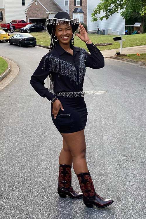 30 Black Cowgirl Outfits for Black Women That Redefine Western Style 16 All Black Everything with a Twist