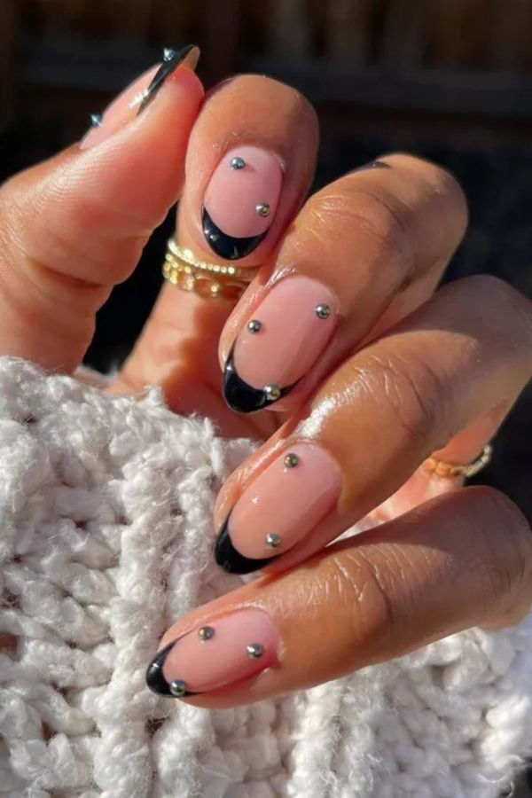 47 Cute Graduation Nail Ideas Mani Designs To Instantly Elevate Your Graduation Look 17 Black French Graduation Mani
