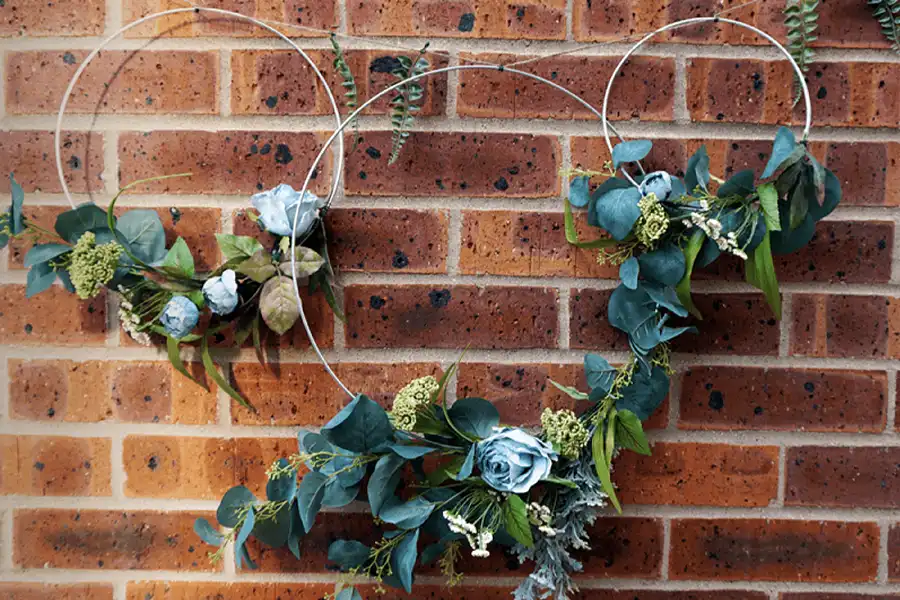 36 Stunning Summer Decorating Ideas to Refresh Your Home for 2025 29 Boho Floral Hoop Decor