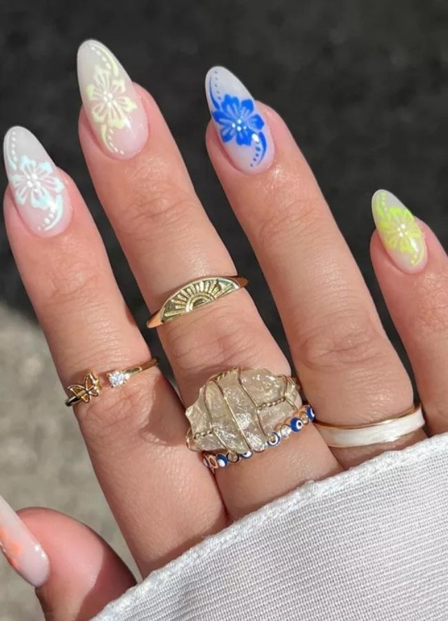 31 Insanely Cute Beach Nails Designs Ideas You’ll Want to Recreate This Summer 12 Bright Flower Prints for Your Vacation Manicure