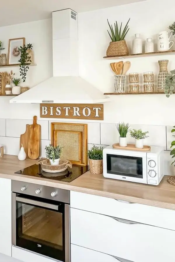 Charming Bistro-Style Kitchen Decor