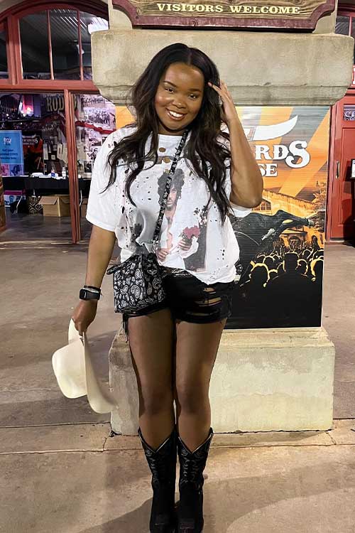 30 Black Cowgirl Outfits for Black Women That Redefine Western Style 19 Concert Cowgirl Casual