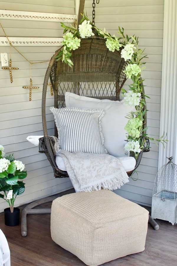36 Stunning Summer Decorating Ideas to Refresh Your Home for 2025 4 Cozy Garden Lounge Ideas