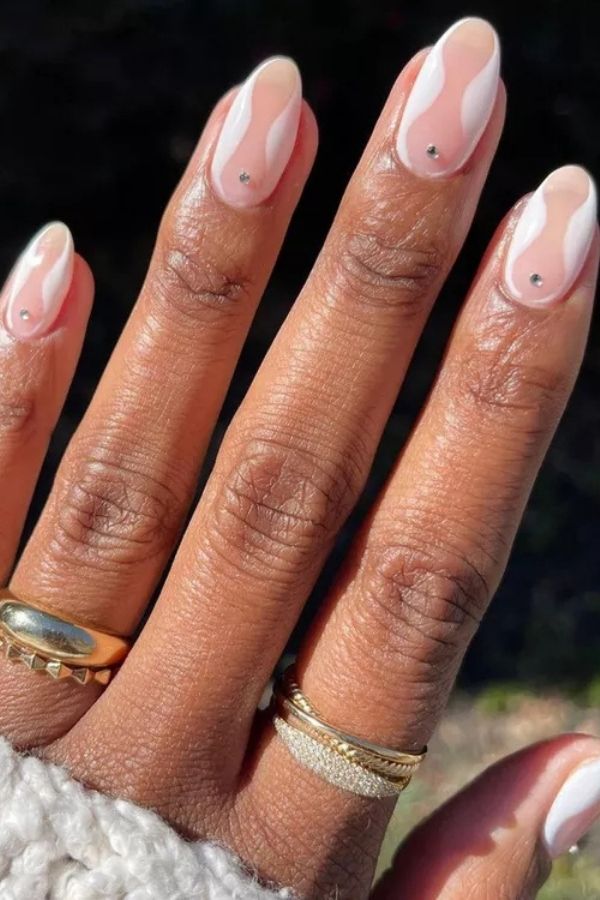 47 Cute Graduation Nail Ideas Mani Designs To Instantly Elevate Your Graduation Look 32 Deco Graduation Nails