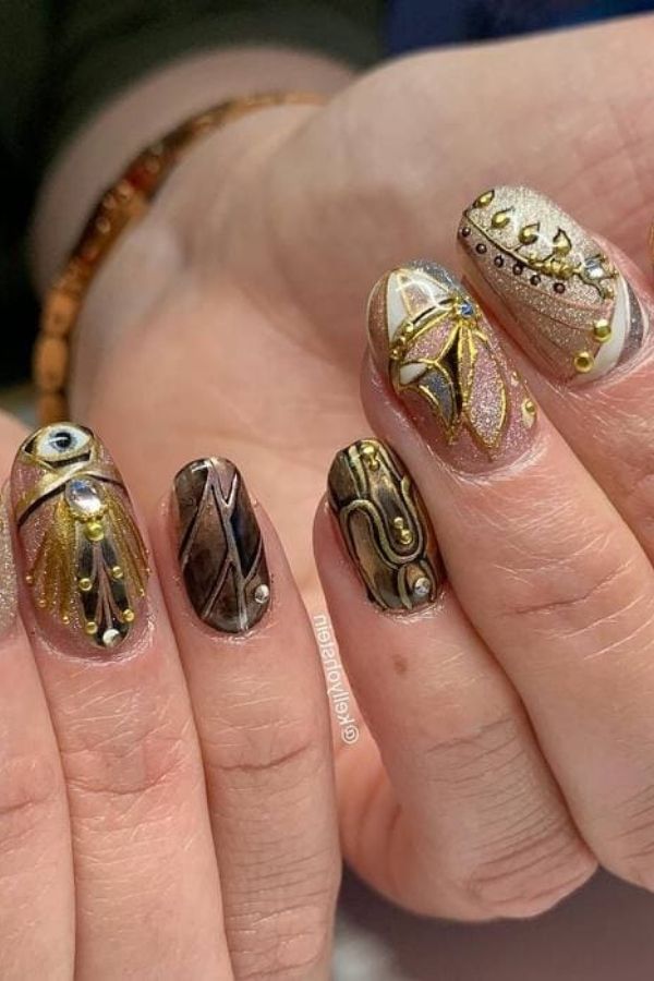 34 Most Stunning Deco Nails Art to Try Right Now 10 Gold Glitter Fancy Nails