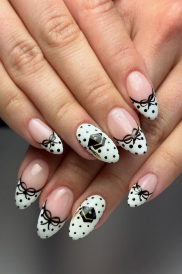 47 Cute Graduation Nail Ideas Mani Designs To Instantly Elevate Your Graduation Look 1 Graduation Cap Nails Art