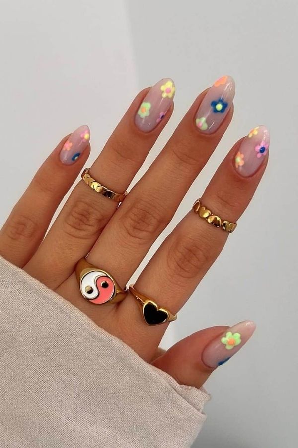 39 Elegant Summer Nails Designs To Upgrade Your Entire Look For The New Season 32 Mini Flowers Nails Design
