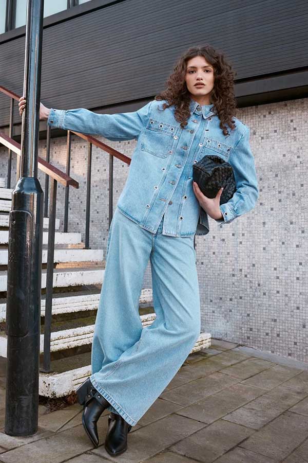 36 Cowgirl Outfit Ideas for Women Who Love the Western Trend 15 Modern Denim Cowgirl Look