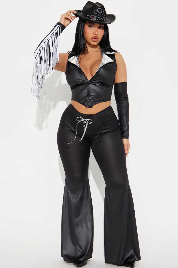 36 Cowgirl Outfit Ideas for Women Who Love the Western Trend 30 Monochrome Black Cowgirl Set