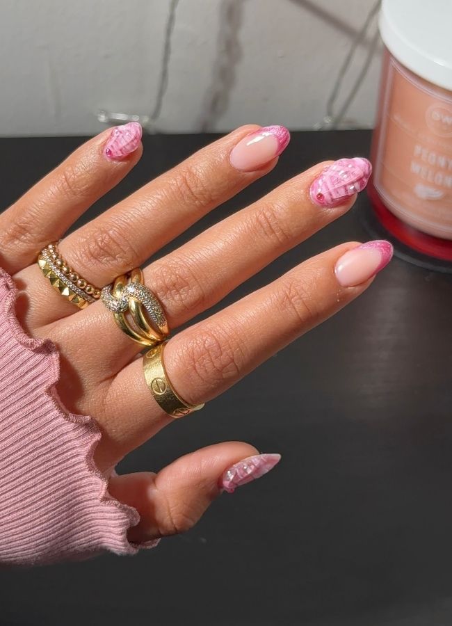 31 Insanely Cute Beach Nails Designs Ideas You’ll Want to Recreate This Summer 31 Pink Seashell Manicure Ideas