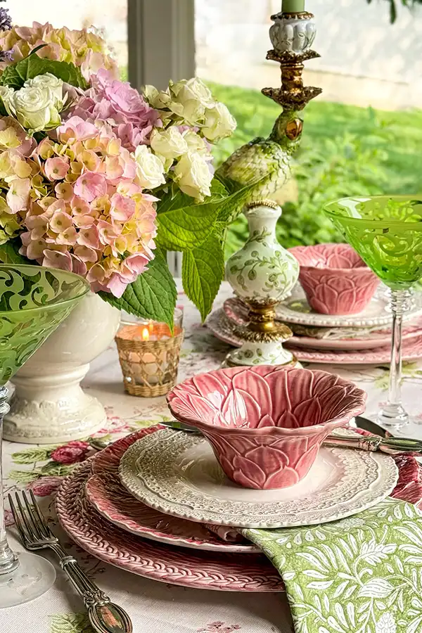 36 Stunning Summer Decorating Ideas to Refresh Your Home for 2025 35 Romantic Hydrangea Table Styling