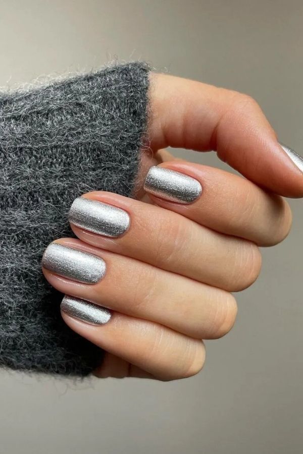 43 Trending Short Summer Nails Designs You Can’t Miss But Replicate 12 Silver Sparkle Nail Art