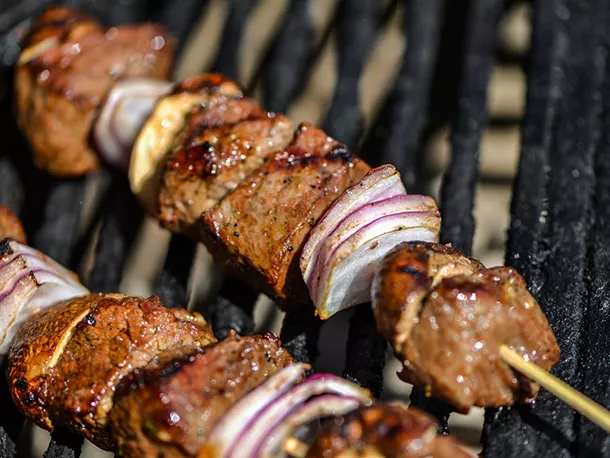 21 4th of July Foods to Enjoy the Taste of Freedom on Independence Day 7 4th July Steakhouse Kebabs