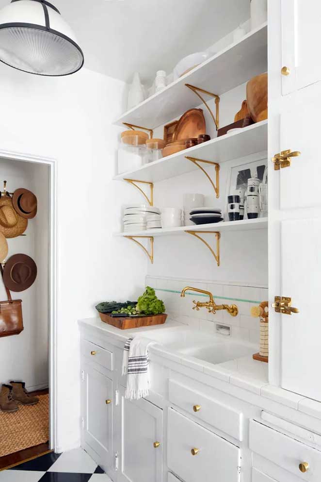 47 Dream Apartment Decor Ideas to Make You Feel Like Home 9 Stretch Storage in the Kitchen