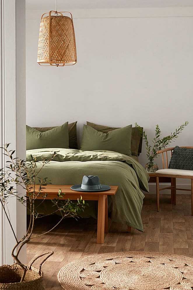 47 Dream Apartment Decor Ideas to Make You Feel Like Home 31 Switch to Linen Bedding