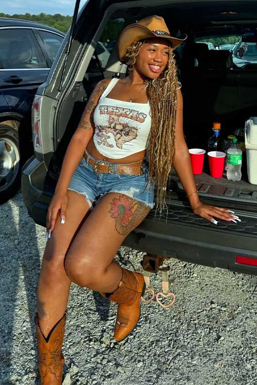 30 Black Cowgirl Outfits for Black Women That Redefine Western Style 12 Tailgate Rodeo Babe