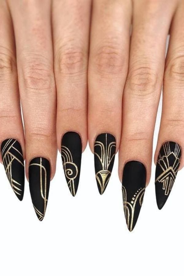 34 Most Stunning Deco Nails Art to Try Right Now 14 Timeless Black Gold Nail Lines