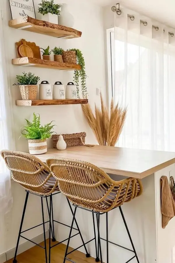 Welcoming Kitchen Dining Area