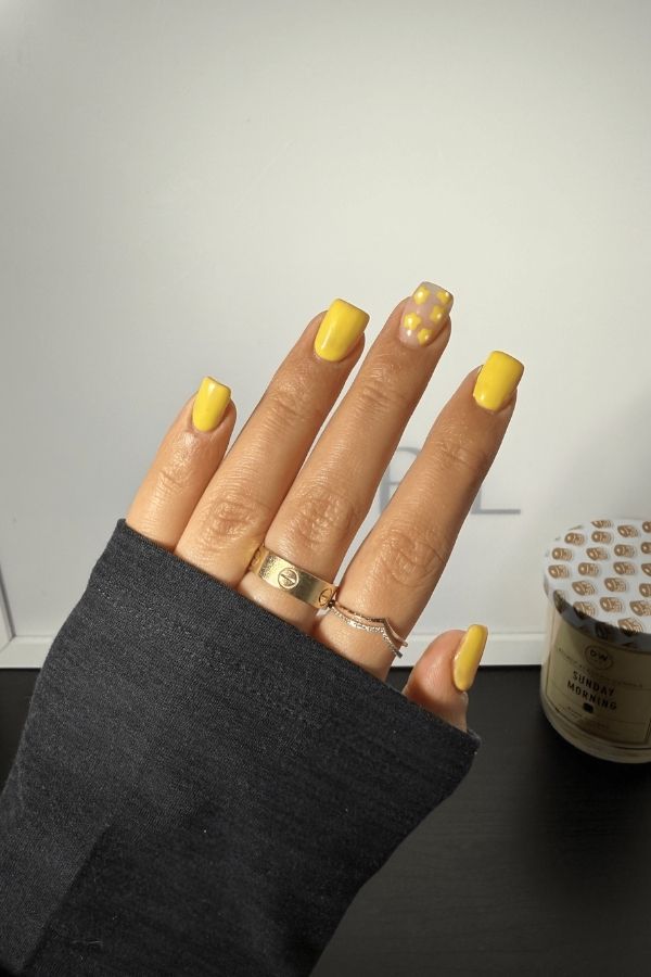 43 Trending Short Summer Nails Designs You Can’t Miss But Replicate 7 Yellow Short Floral Nails for Vacations
