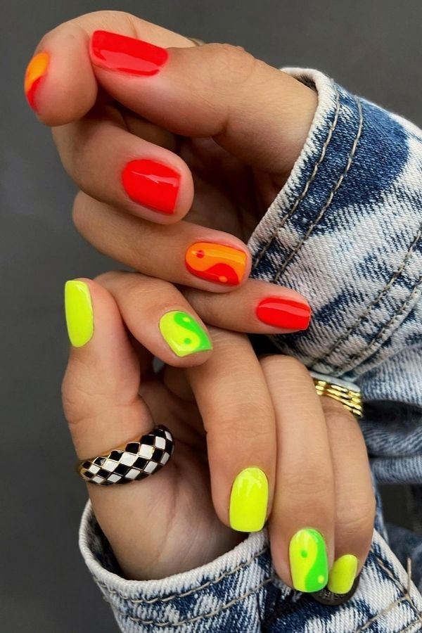 53 Lovely Bright Neon Nail Designs and Mani Nails Colors That Are Trending This Year 39 Yin-Yang Neon Mani Art