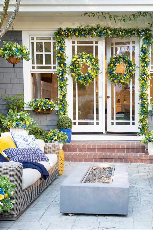 36 Stunning Summer Decorating Ideas to Refresh Your Home for 2025 9 Bold and Bright Entry Decor