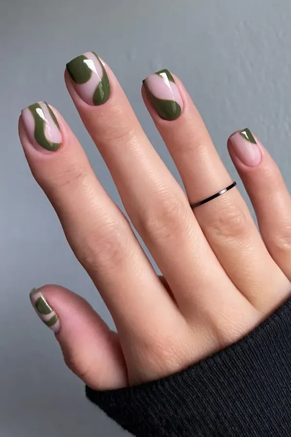 Abstract Green Swirls Mani