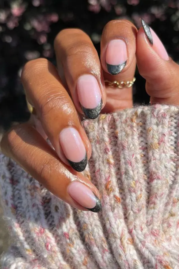 Almond Chrome Black Mani
