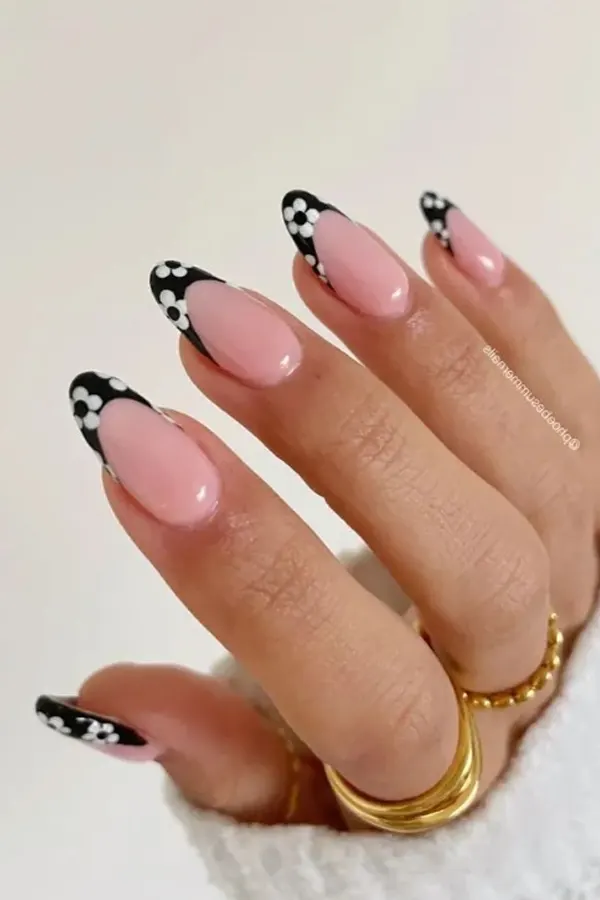 Black Floral Nails Art