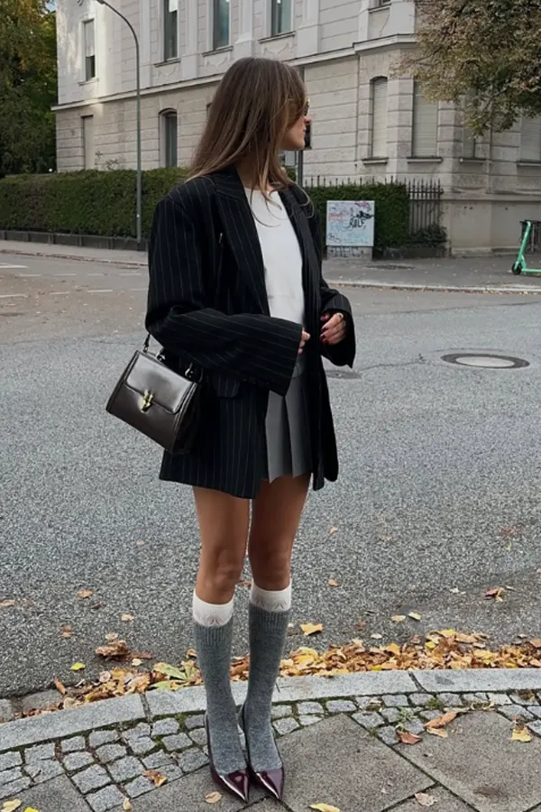 51 Stylish Fall Outfit Ideas for Woman Who Want Comfort and Class 40 Blazer, Tee, and Pleated Mini Skirt Combo That Always Works - Fall Outfit Ideas for Woman
