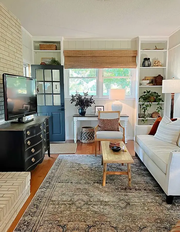 47 Narrow Living Room Decor Ideas That Maximize Space 36 Built-Ins Keep Small Rooms Clear