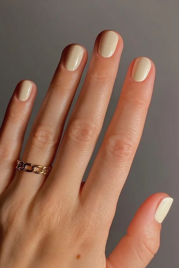 36 Subtle Yet Cute Minimal Nail Designs Mani Ideas You’ll Love to Wear 11 Buttery Yellow Minimal Nails Design