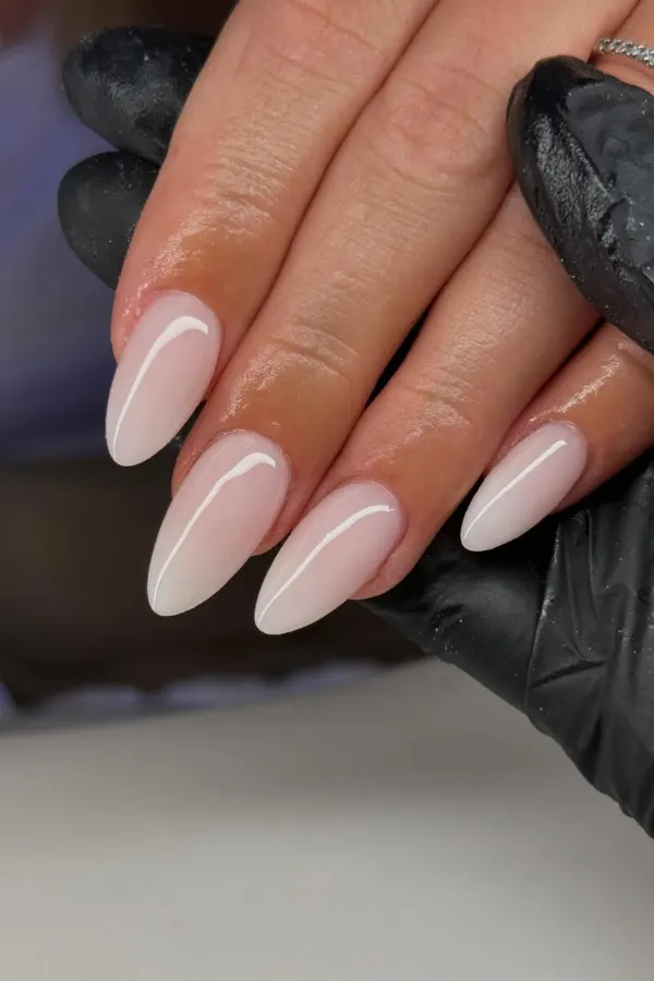 37 Must-Try Clean Girl Nails Ideas for a Fresh and Effortlessly Simple Look 5 Clean Almond Nails Inspo