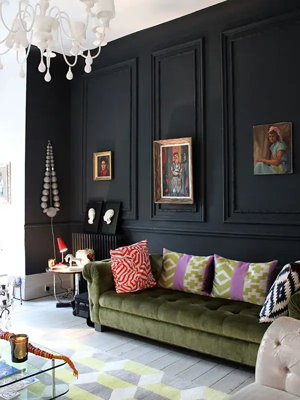 Contrasting Elements with Bold Style