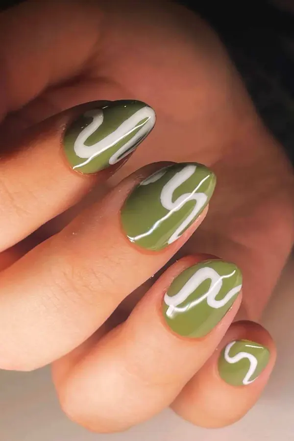 Cream Swirl Nail Art