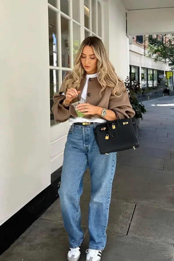 51 Stylish Fall Outfit Ideas for Woman Who Want Comfort and Class 30 Cropped Jacket, Tee, and Denim Combo - Fall Outfit Ideas for Woman