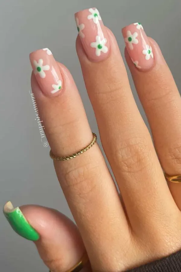 54 Elegant Flower Nail Designs Floral Mani Ideas To Copy This Season 38 Darling Green Flower Nails