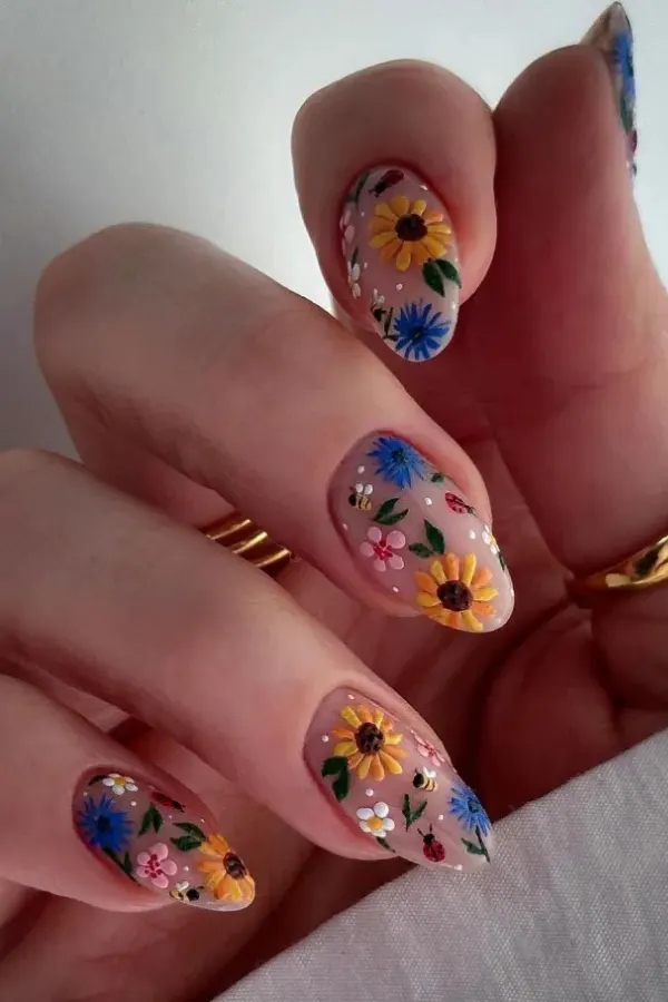 54 Elegant Flower Nail Designs Floral Mani Ideas To Copy This Season 45 Garden Nails with Bees and Blooms