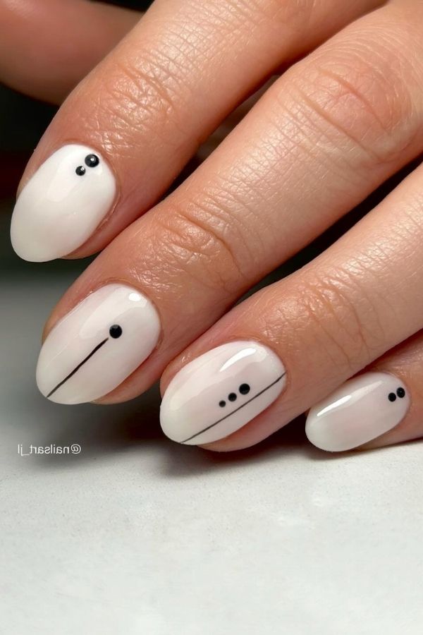 36 Subtle Yet Cute Minimal Nail Designs Mani Ideas You’ll Love to Wear 28 Glam Glossy Black Nails