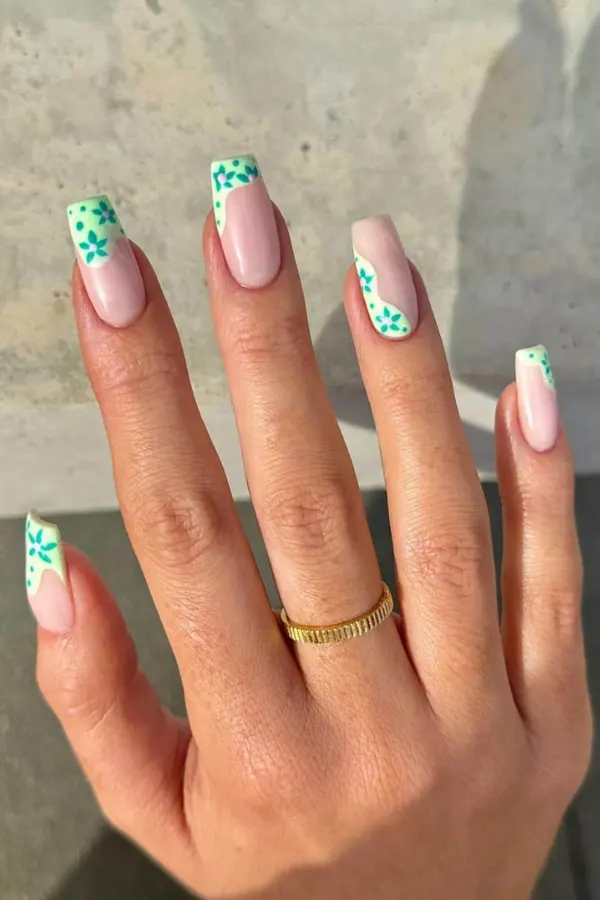 54 Elegant Flower Nail Designs Floral Mani Ideas To Copy This Season 54 Green Side-Tipped Floral French Nails