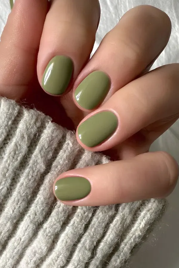 Luxe Minimalist Olive Manicure