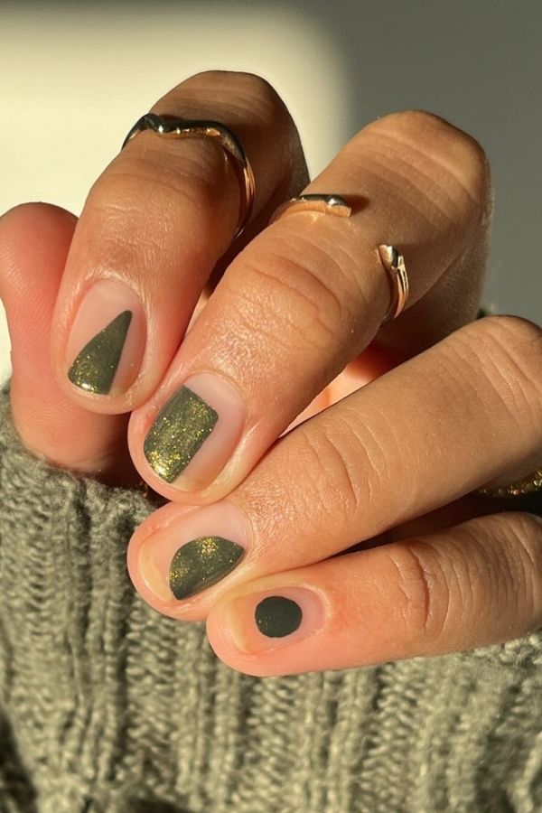 36 Subtle Yet Cute Minimal Nail Designs Mani Ideas You’ll Love to Wear 26 Martini Chrome Nails