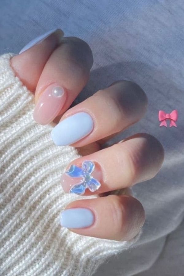 Mini Bows White Nails