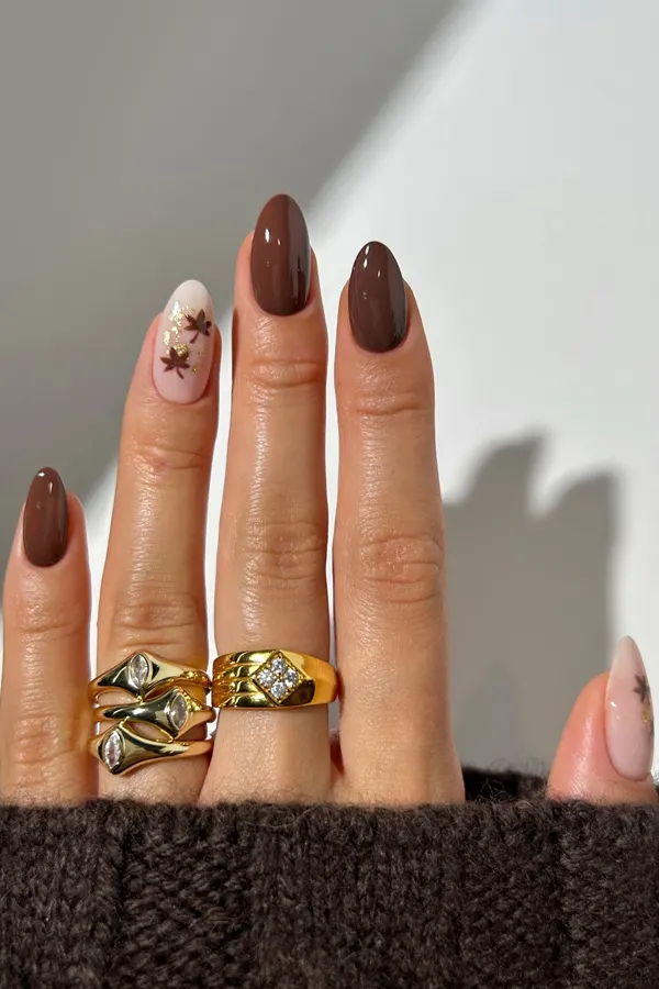 47 Cozy Cute Fall Nails Designs Autumn Mani Ideas You Must Try This Season 8 Minimal Autumnal Leaves Nails Art
