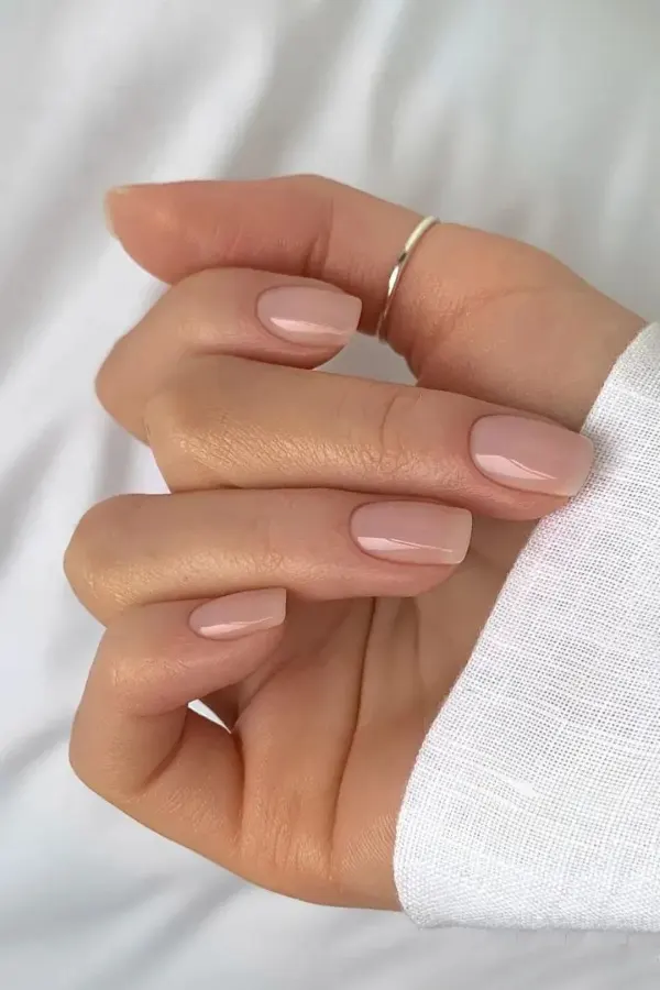 37 Must-Try Clean Girl Nails Ideas for a Fresh and Effortlessly Simple Look 34 Peak Clean-Girly Nails