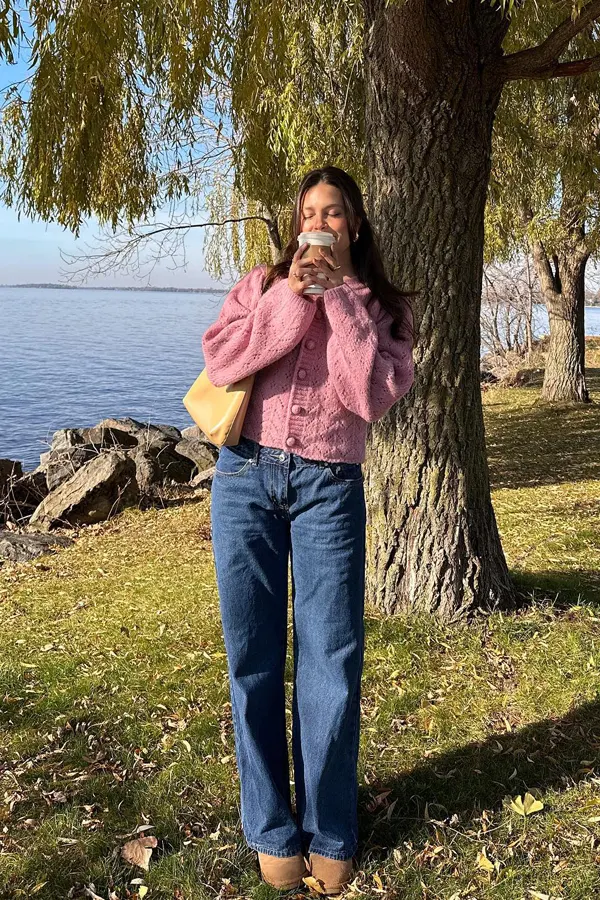 51 Stylish Fall Outfit Ideas for Woman Who Want Comfort and Class 3 Perfect Autumn Cardigan & Denim Look