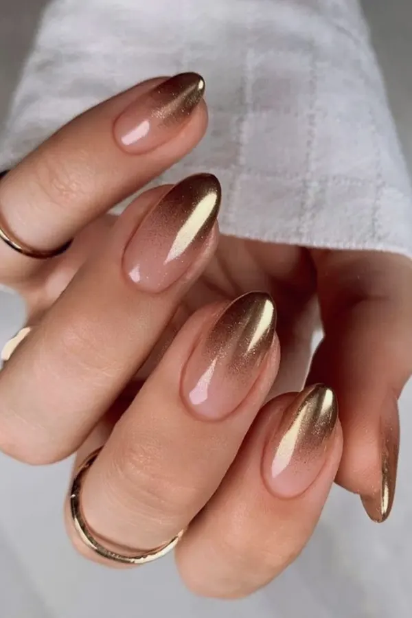 37. Glam Fall Wedding Nail Ideas For Guests & Bride That Look Great in Every Photo 18 Rich Autumn Glossy Ombre Nails