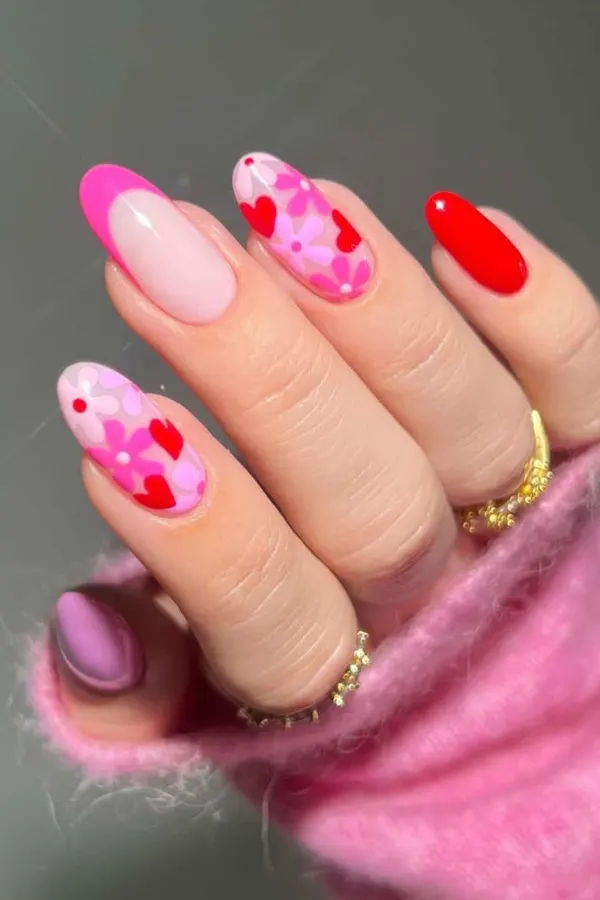 54 Elegant Flower Nail Designs Floral Mani Ideas To Copy This Season 11 Romantic Pink and Red Floral Nails Art