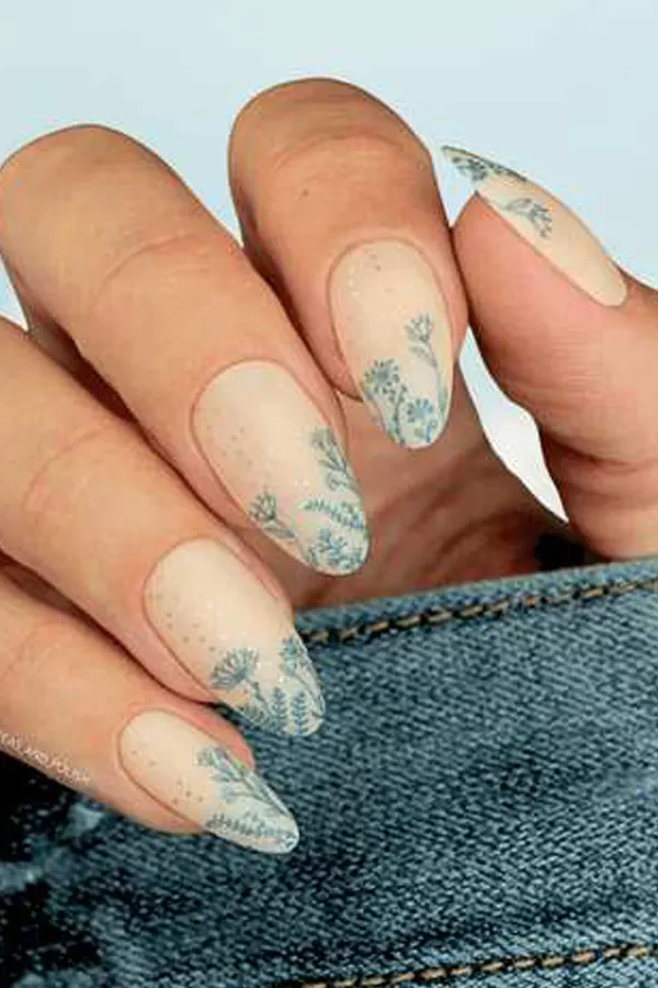37. Glam Fall Wedding Nail Ideas For Guests & Bride That Look Great in Every Photo 13 Rose Gold Floral French Tips