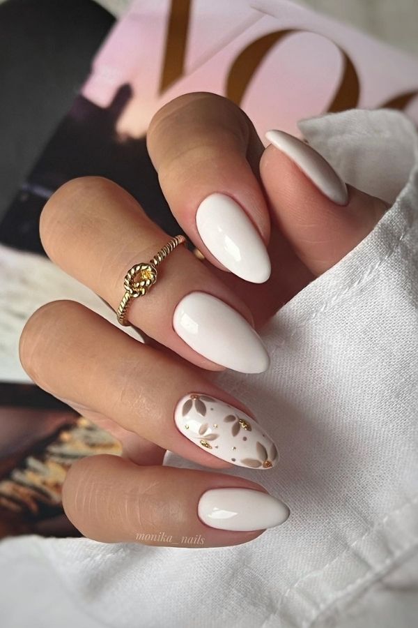 Simple White Nails Art